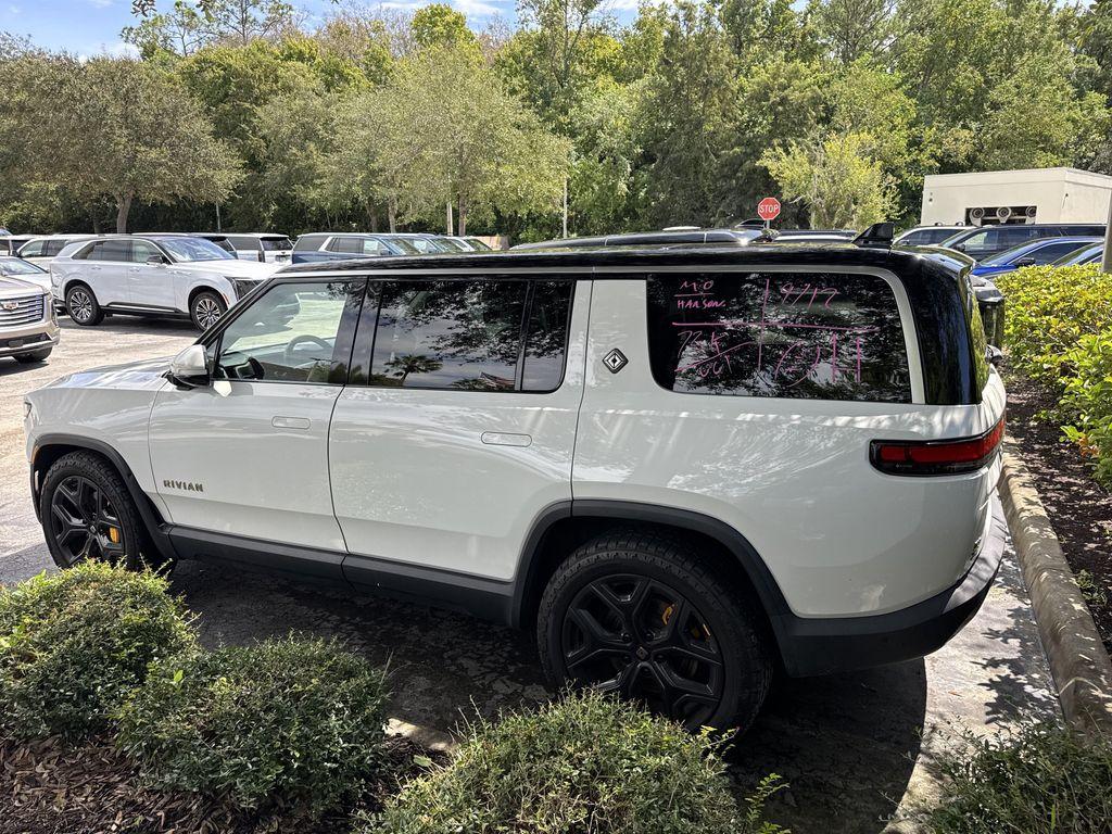 Rivian R1S 2023