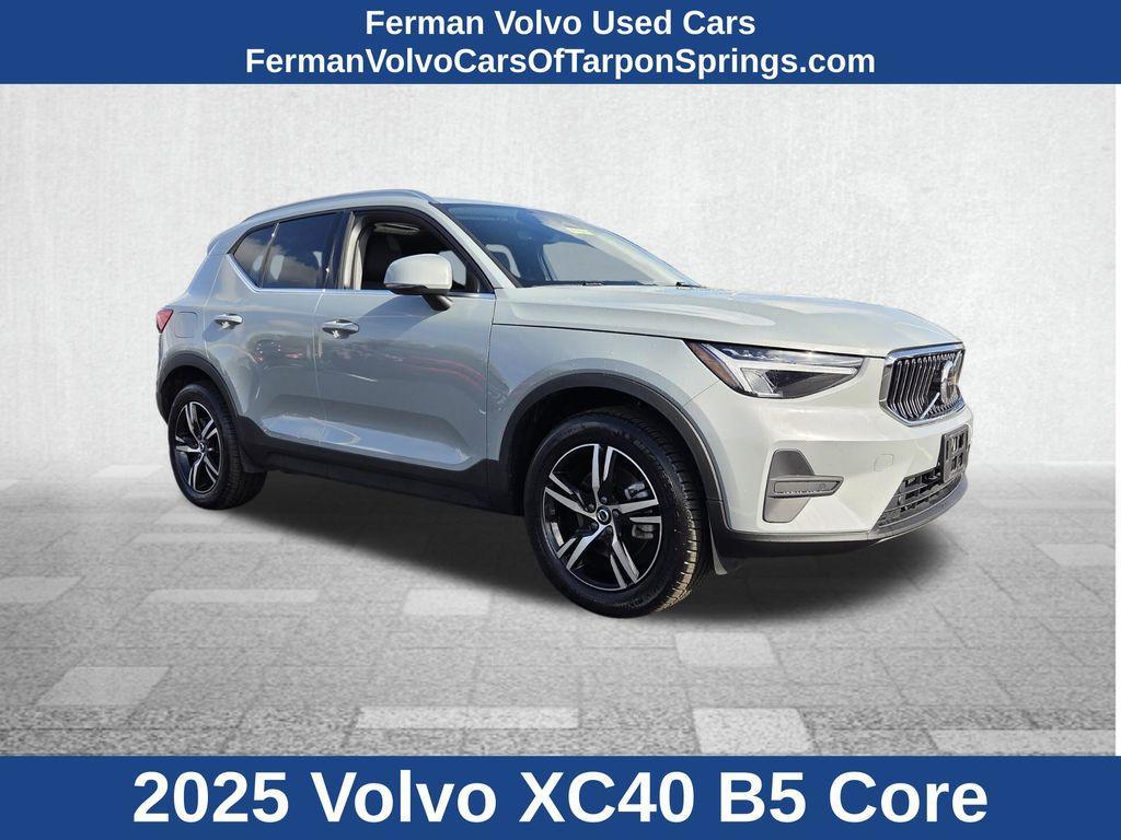 Volvo XC40 2025