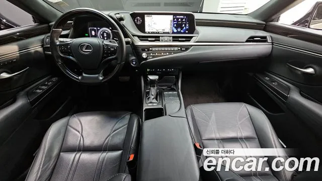 Lexus ES 2021