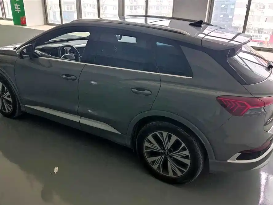 Audi Q4 e-tron 2023