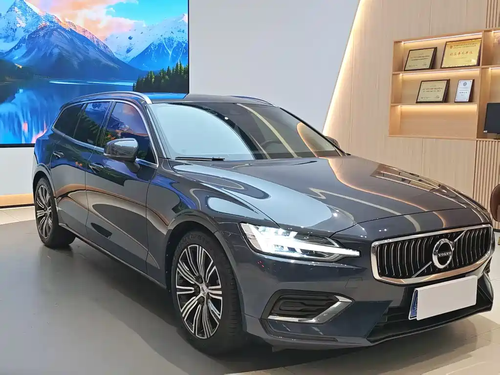 Volvo V60 2022