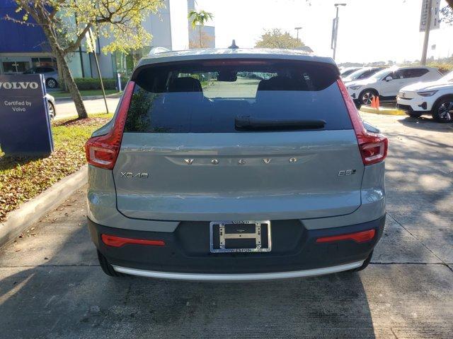 Volvo XC40 2025