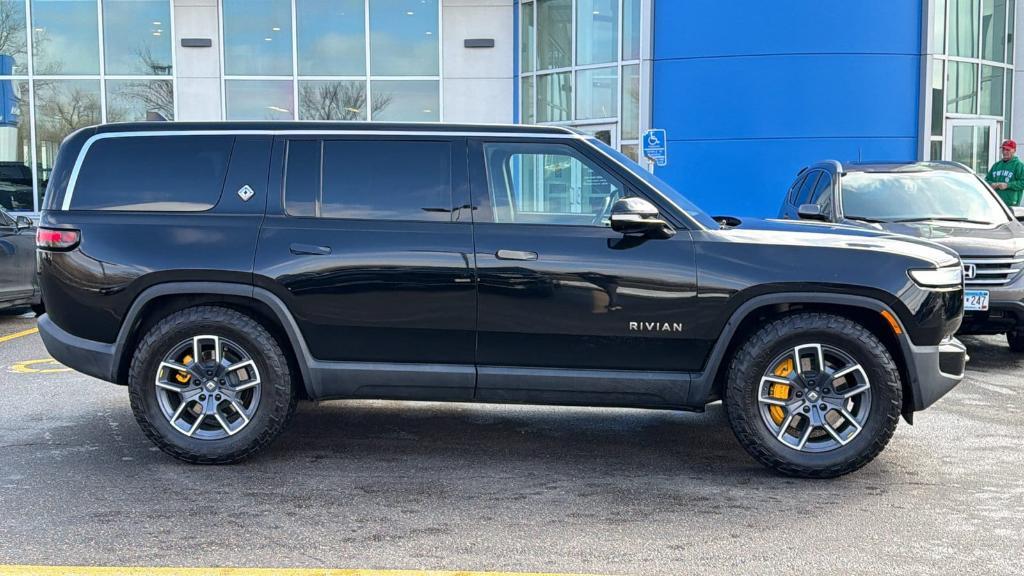 Rivian R1S 2022