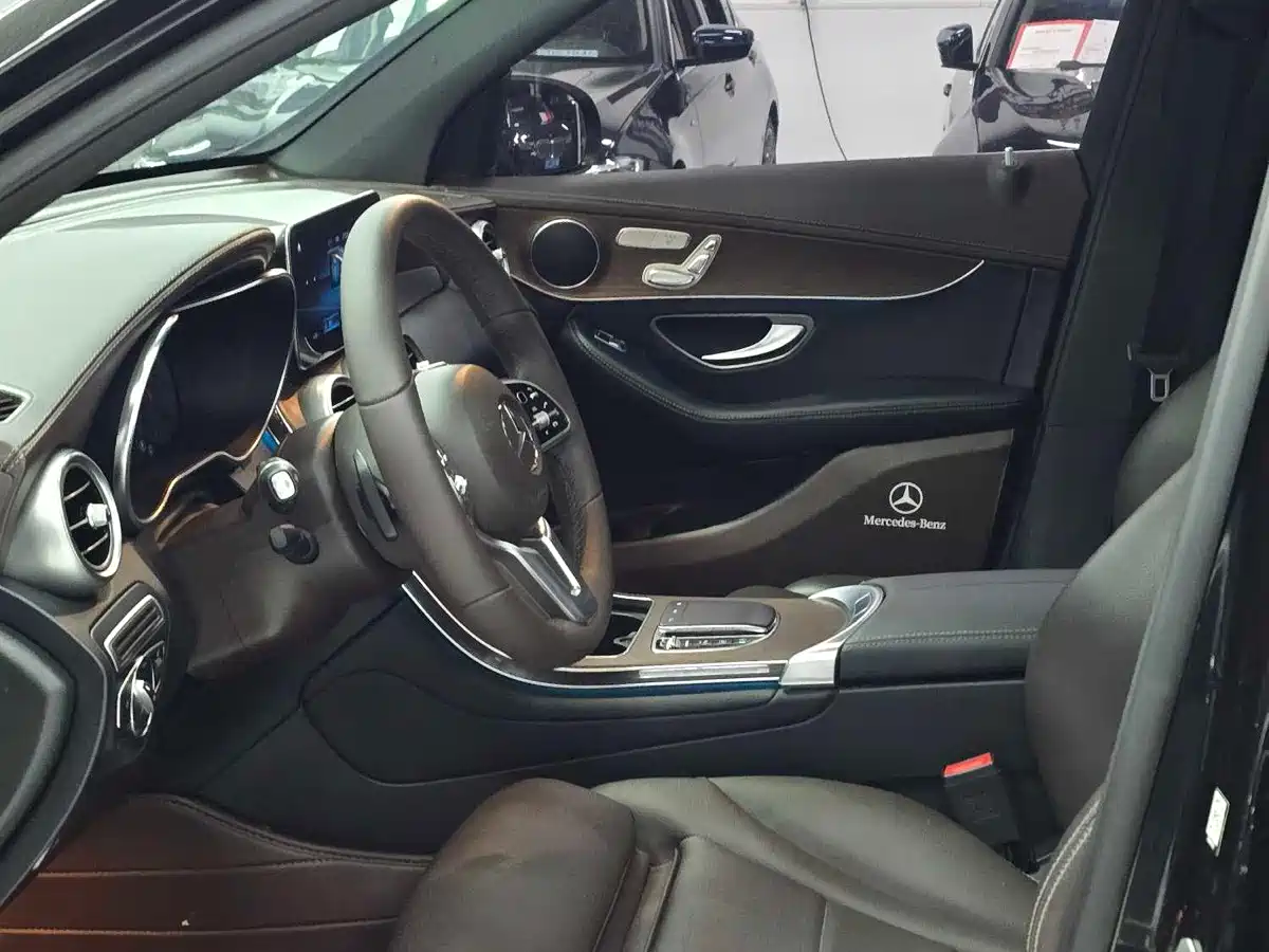 Mercedes-Benz GLC 2023