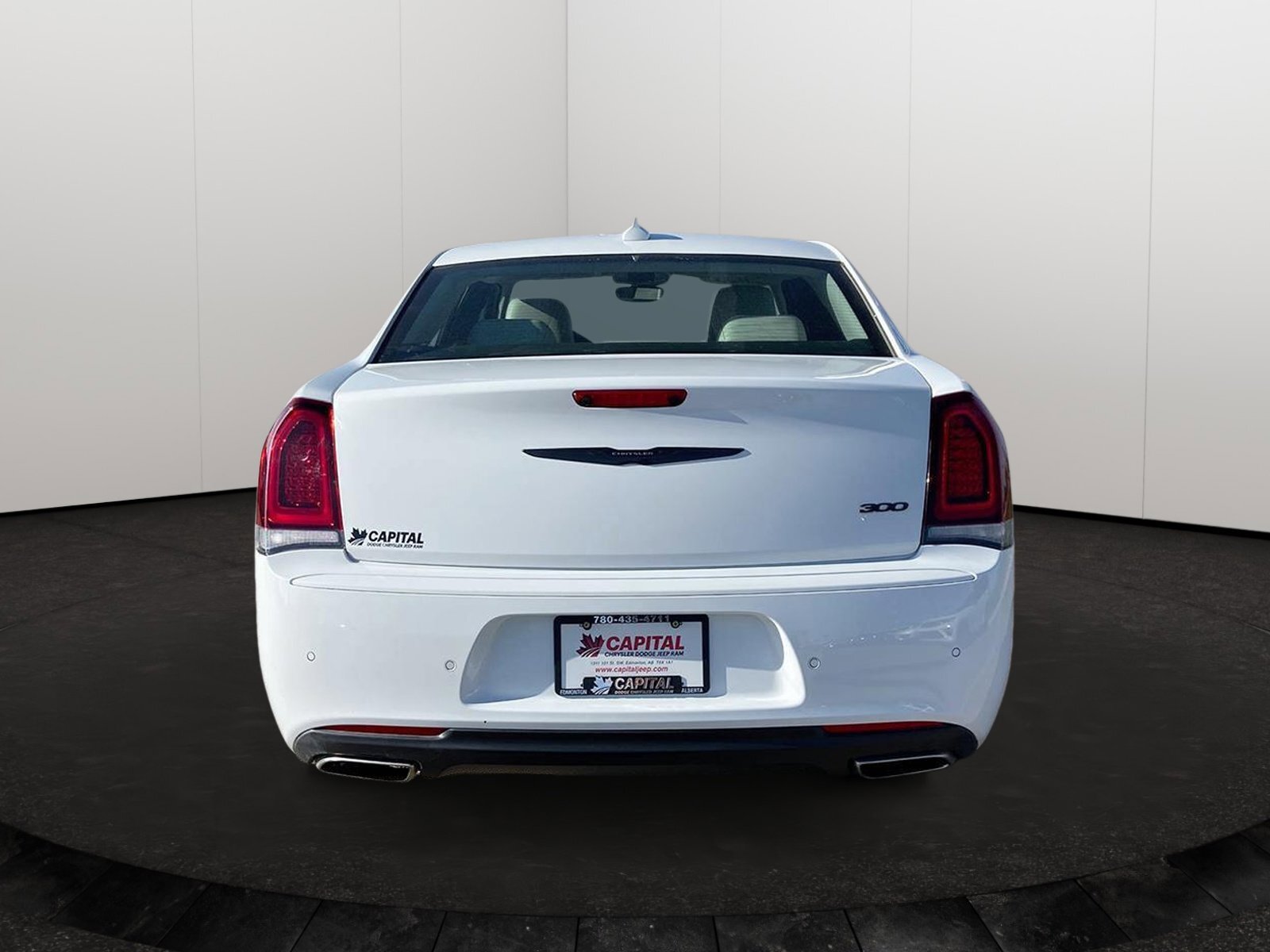 Chrysler 300 2023