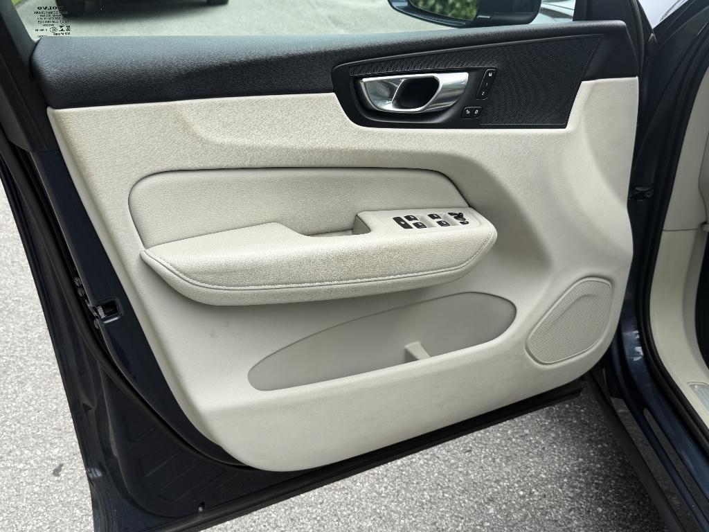 Volvo XC60 2022