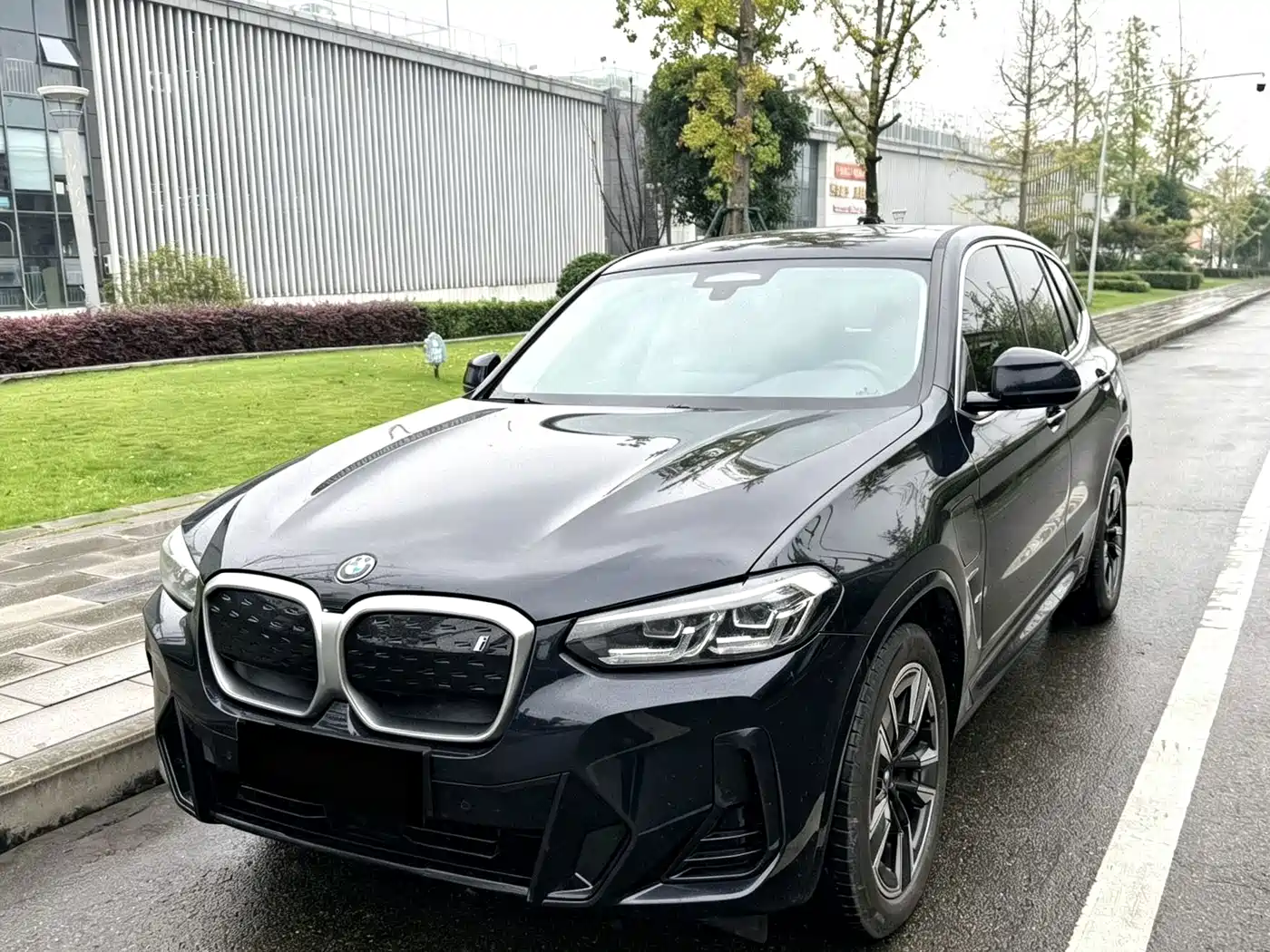 BMW iX3 2023