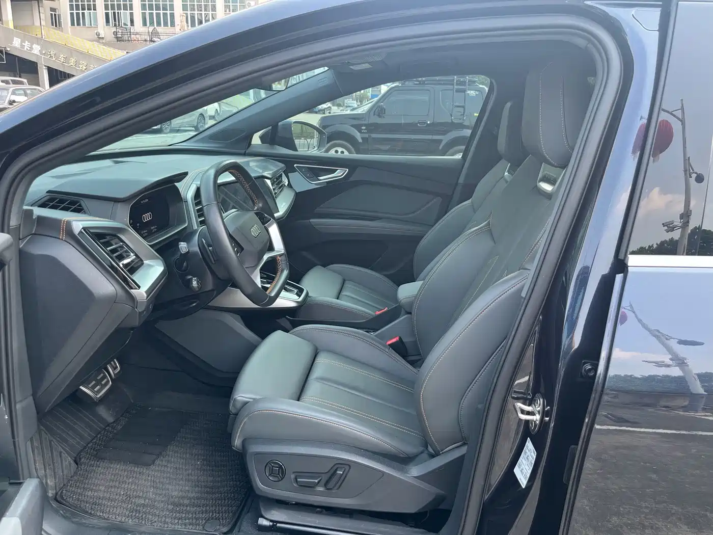 Audi Q4 e-tron 2024