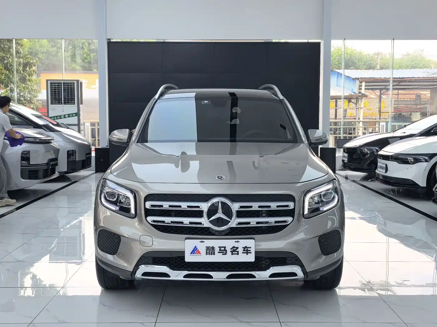 Mercedes-Benz GLB 2023