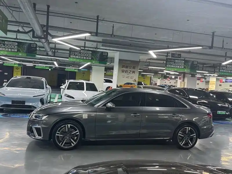 Audi A4 2022