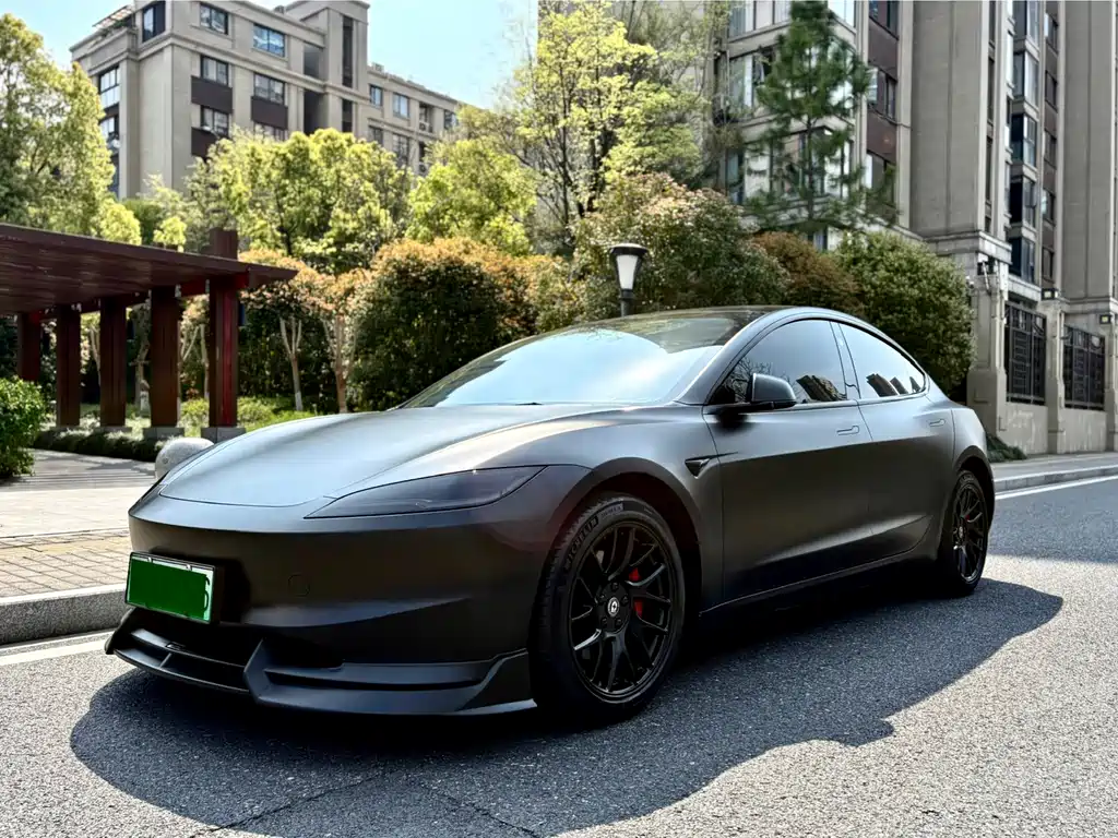 Tesla Model 3 2024