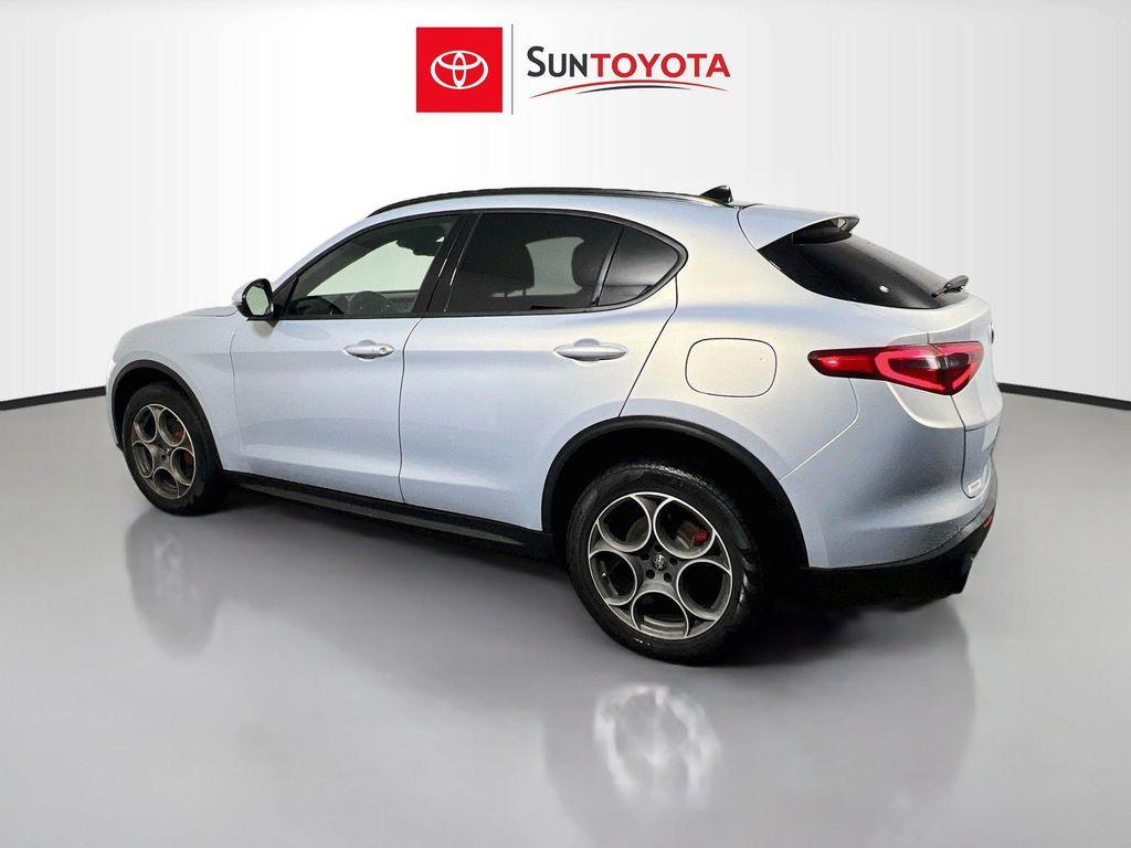 Alfa Romeo Stelvio 2023