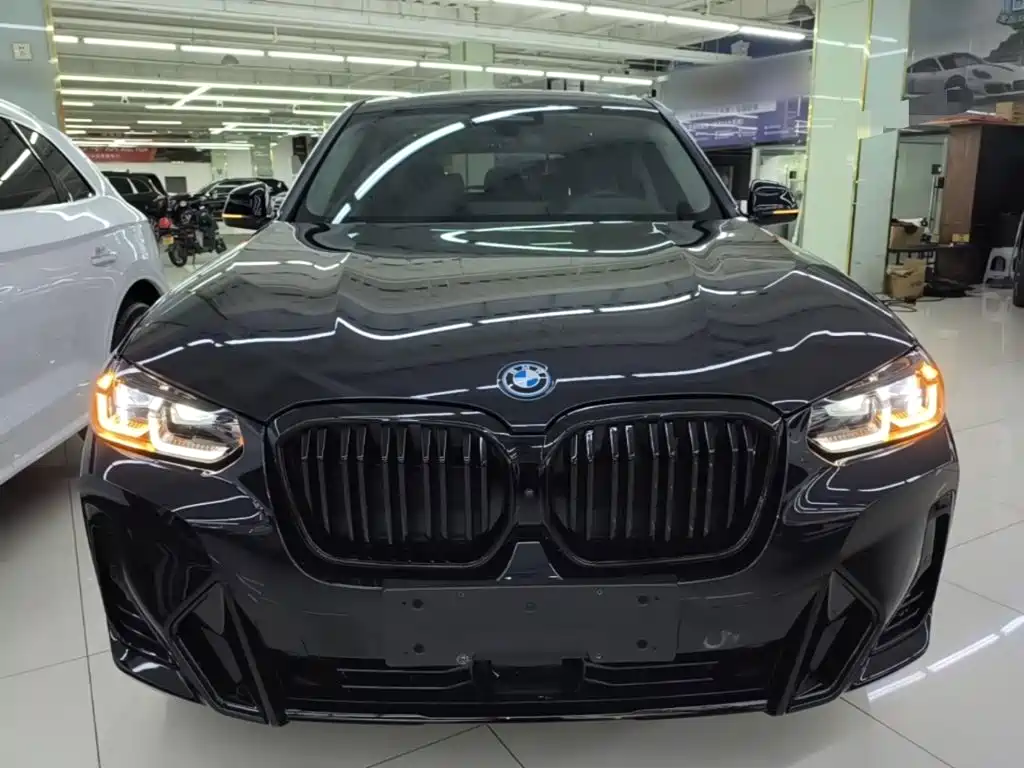 BMW iX3 2024