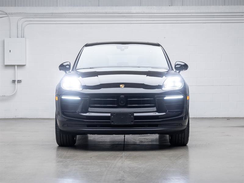 Porsche Macan 2025