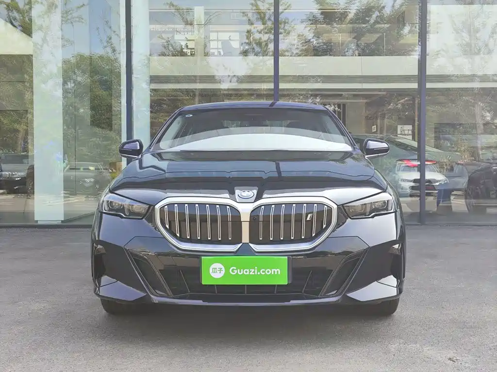 BMW i5 2025