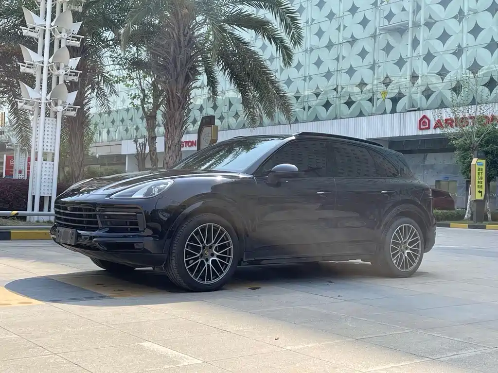 Porsche Cayenne 2023