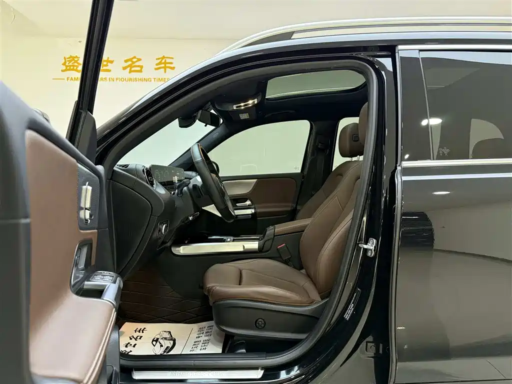 Mercedes-Benz GLB 2024