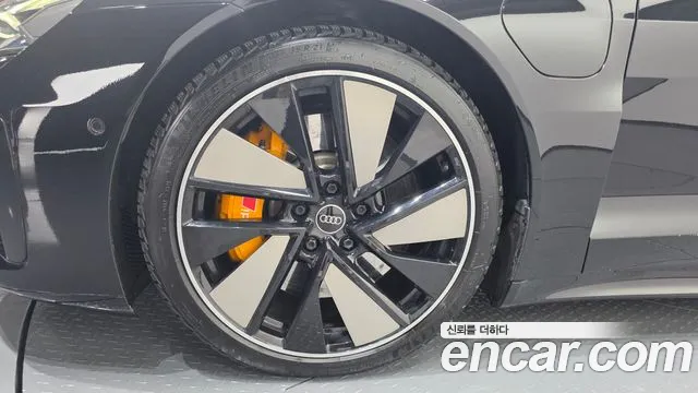 Audi e-tron GT 2021