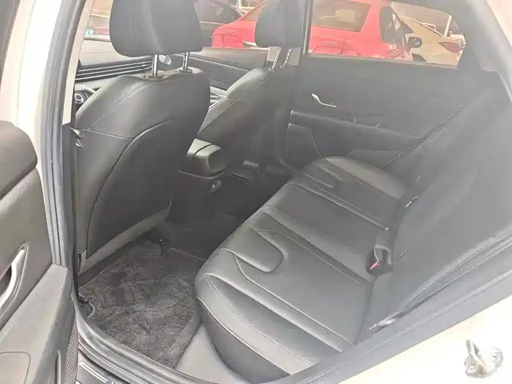 Hyundai Elantra 2021
