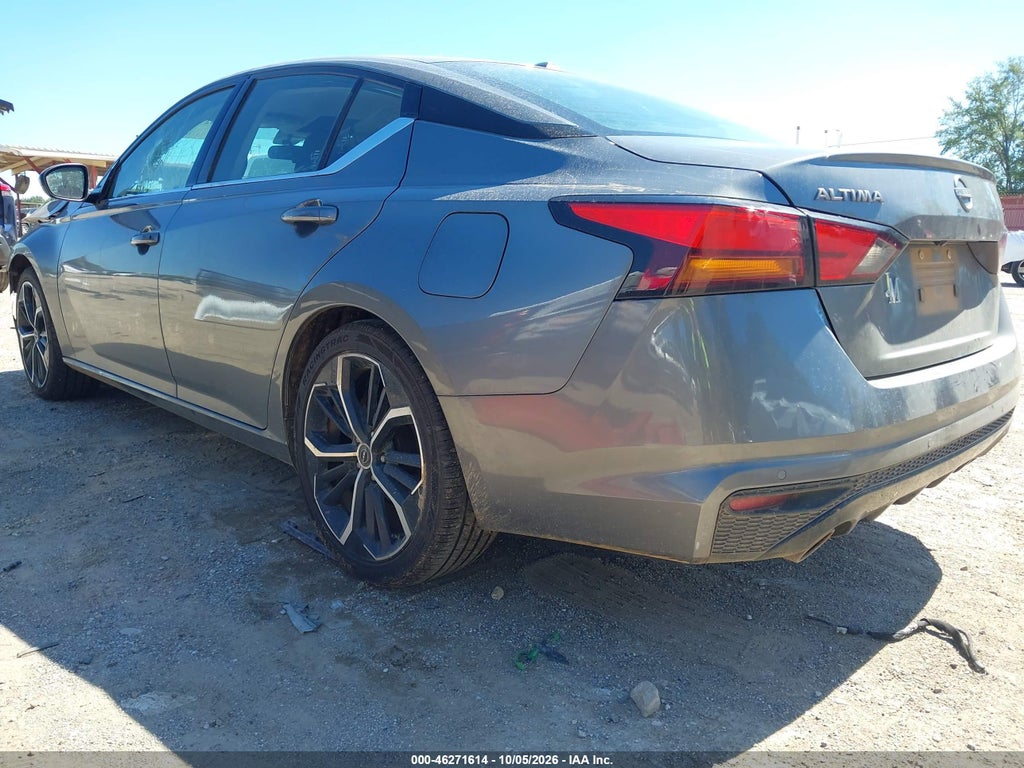 Nissan Altima 2023