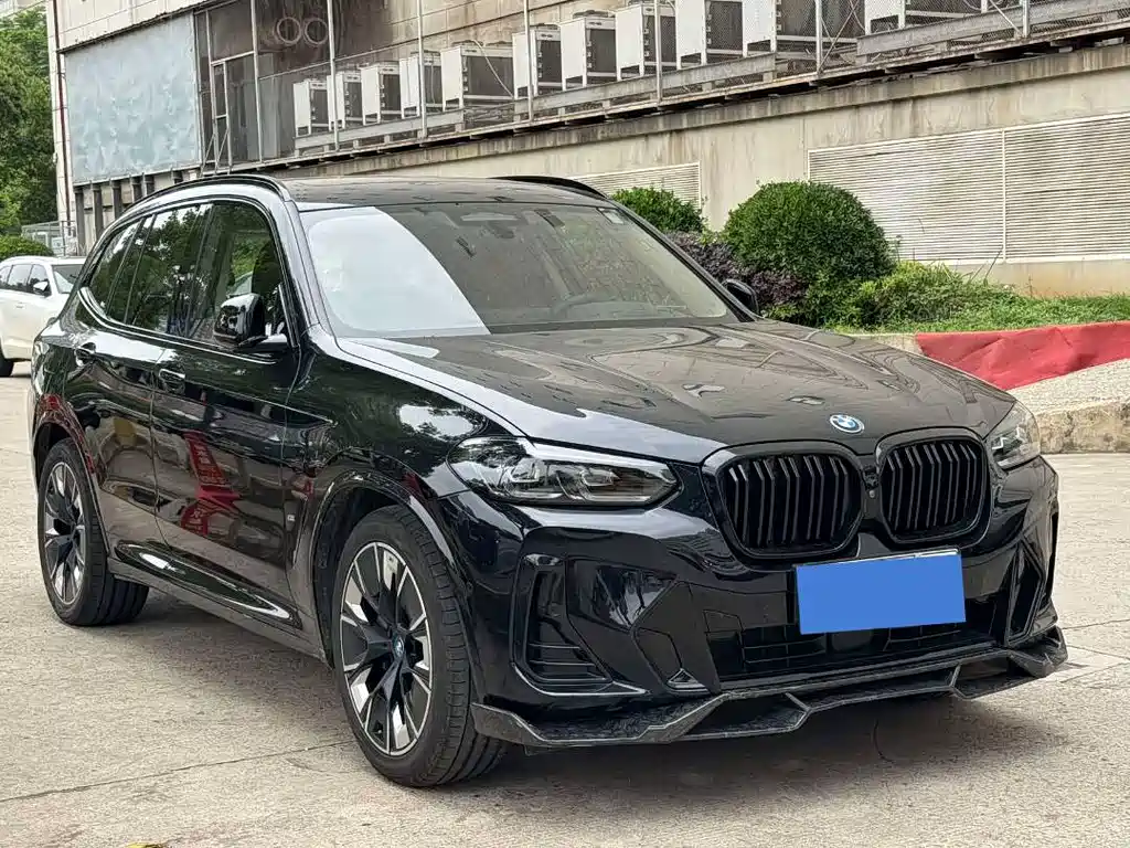 BMW iX3 2023