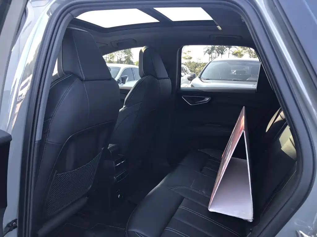 Audi Q4 e-tron 2024