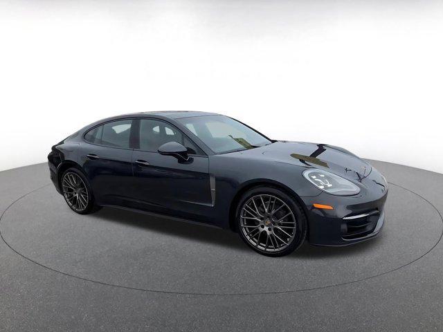 Porsche Panamera 2023