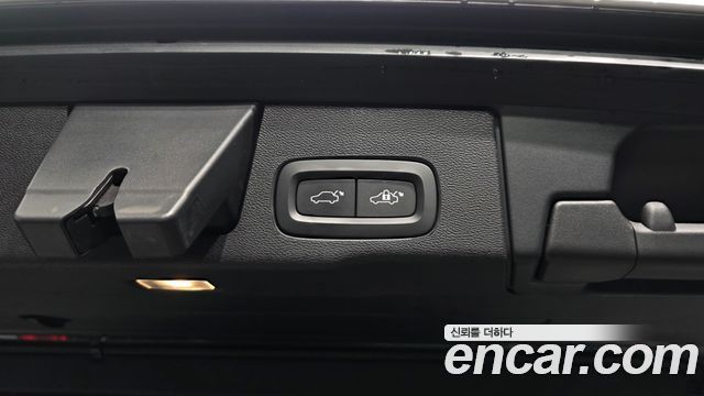 Volvo XC60 2022