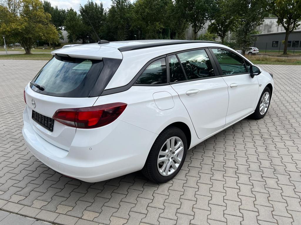 Opel Astra 2021