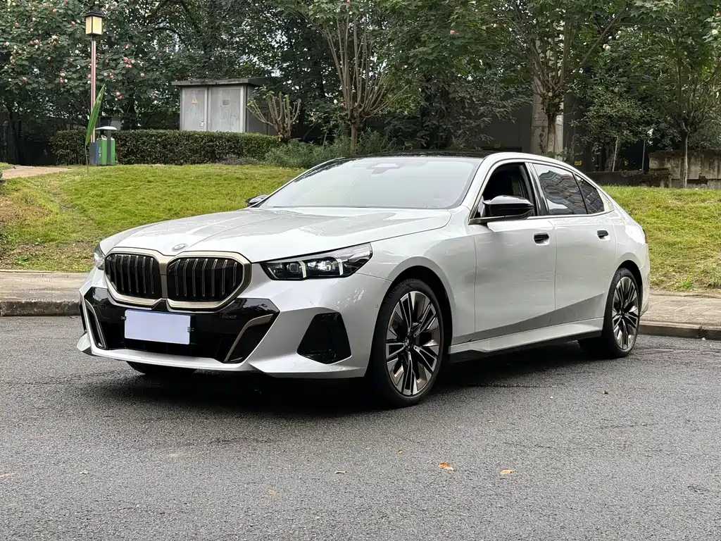 BMW 5 серии 2024