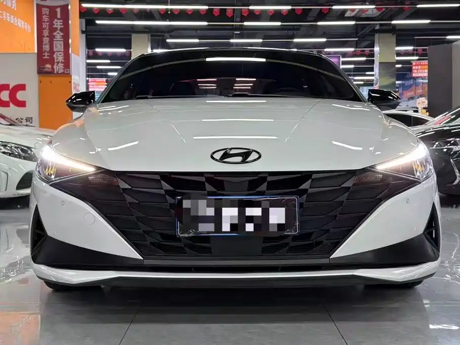 Hyundai Elantra 2023