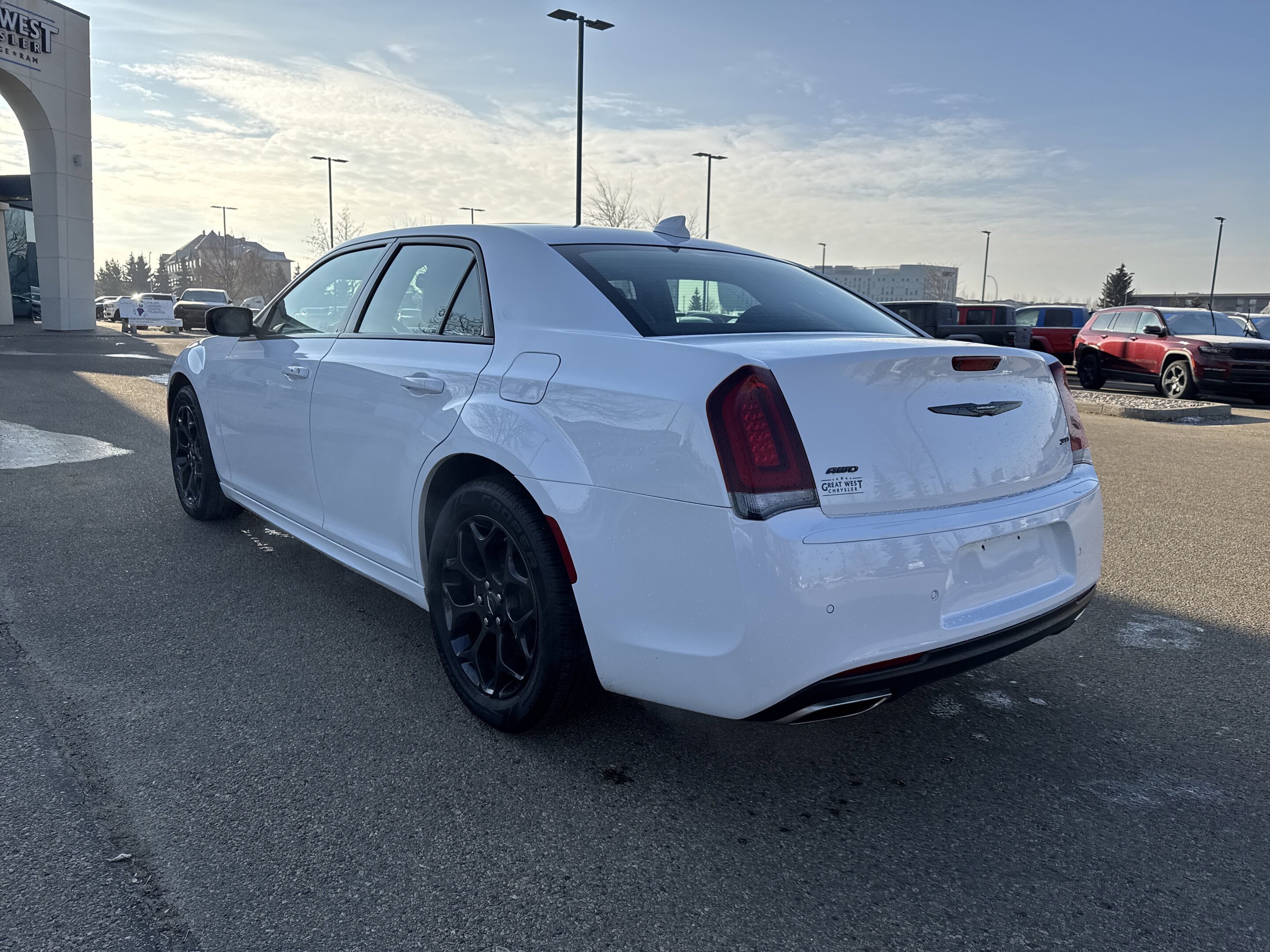 Chrysler 300 2023