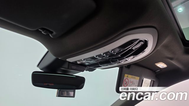 Porsche Macan 2021