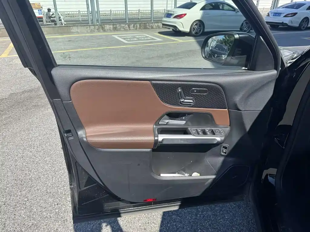 Mercedes-Benz EQB 2024