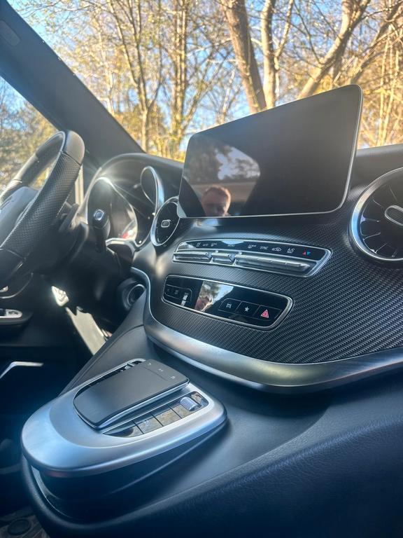 Mercedes-Benz V 300 2023