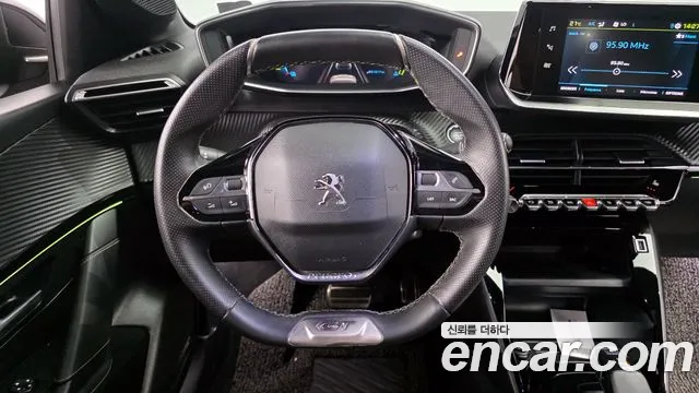 Peugeot 208 2021