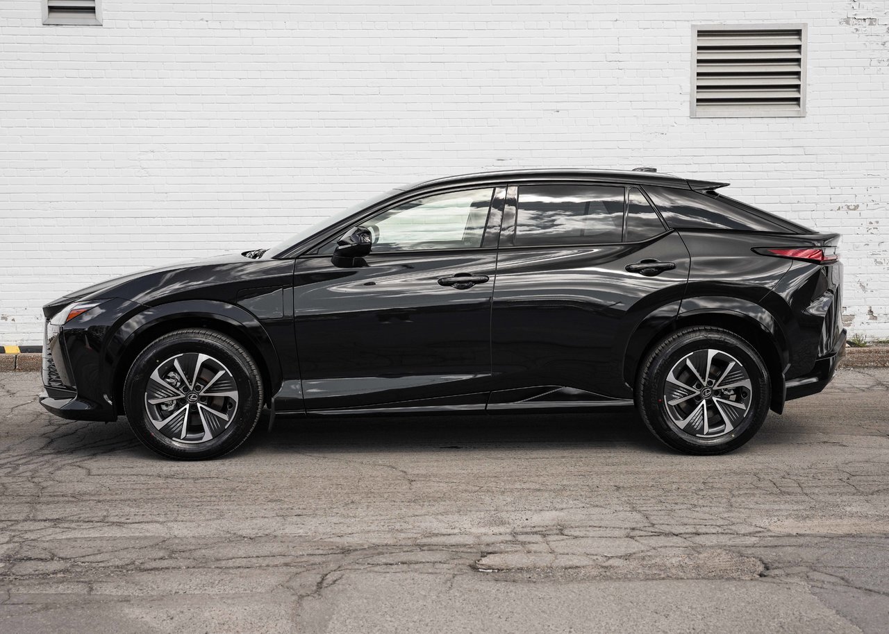 Lexus RZ 2025