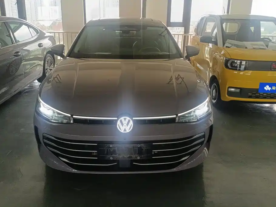 Volkswagen Passat 2024