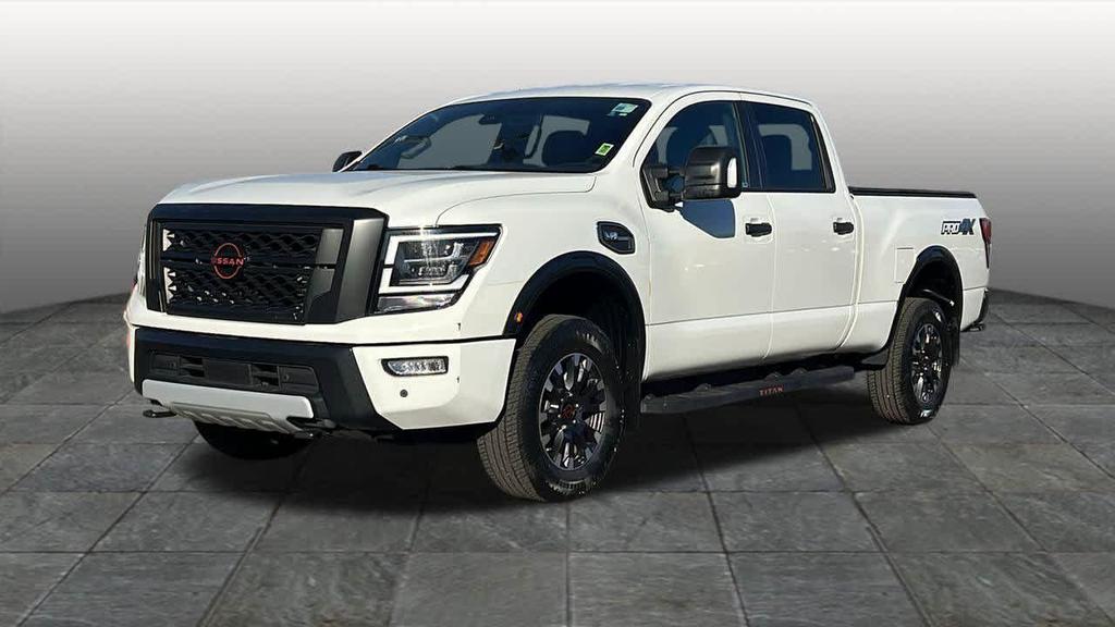 Nissan Titan 2024