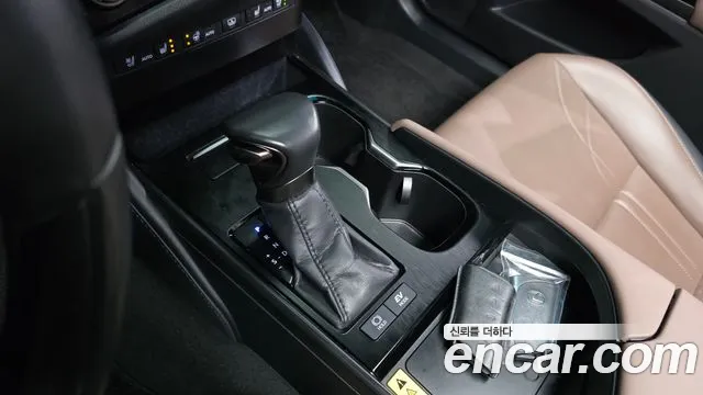 Lexus ES 2023