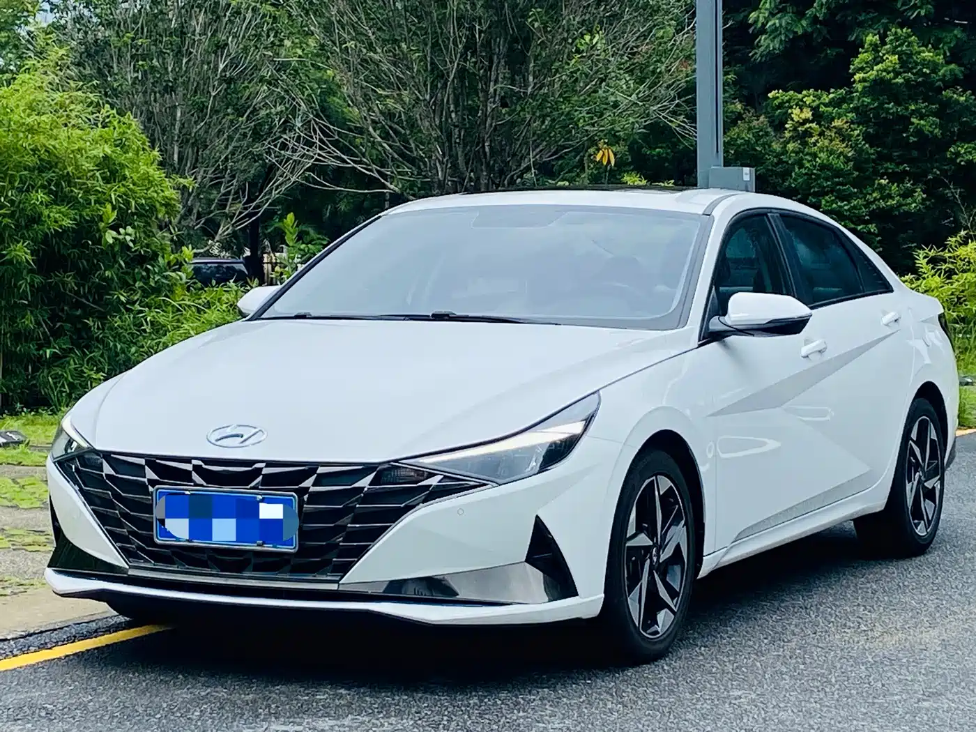 Hyundai Elantra 2022