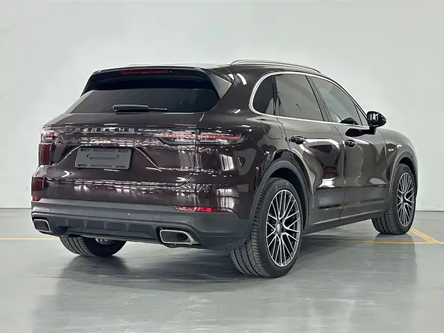 Porsche Cayenne 2021