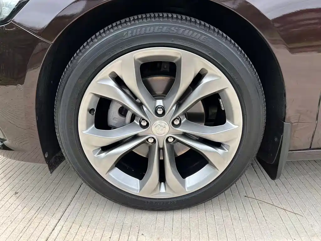 Buick LaCrosse 2022