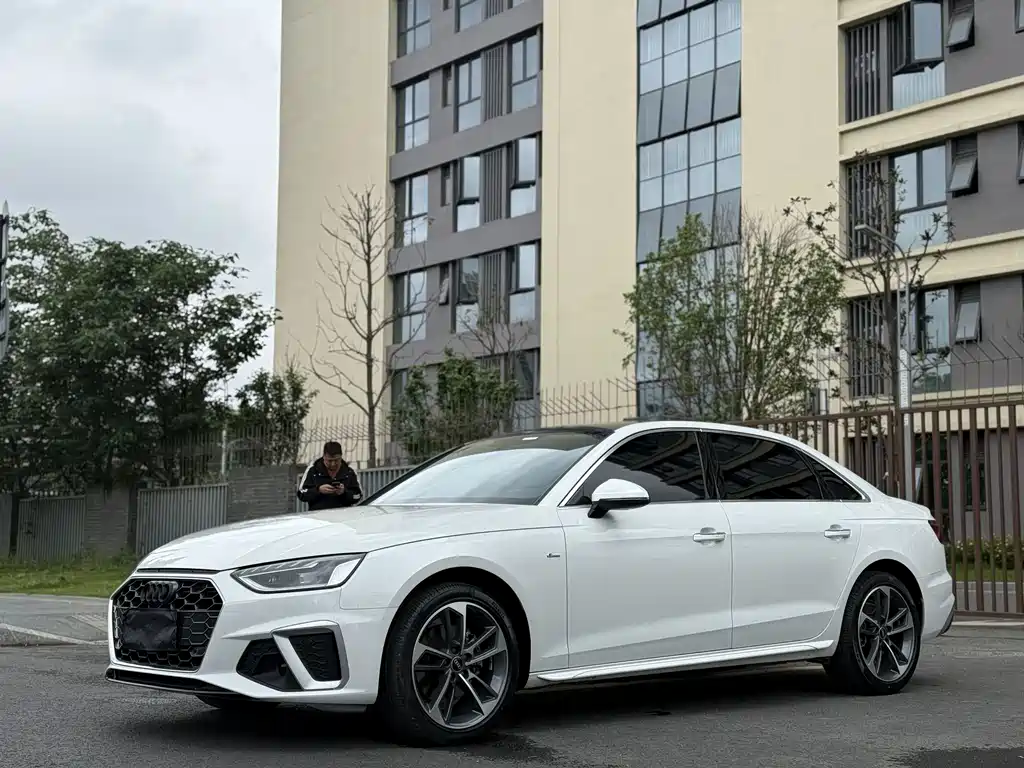 Audi A4 2023