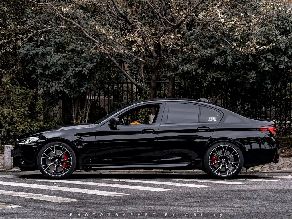 BMW M5 2022