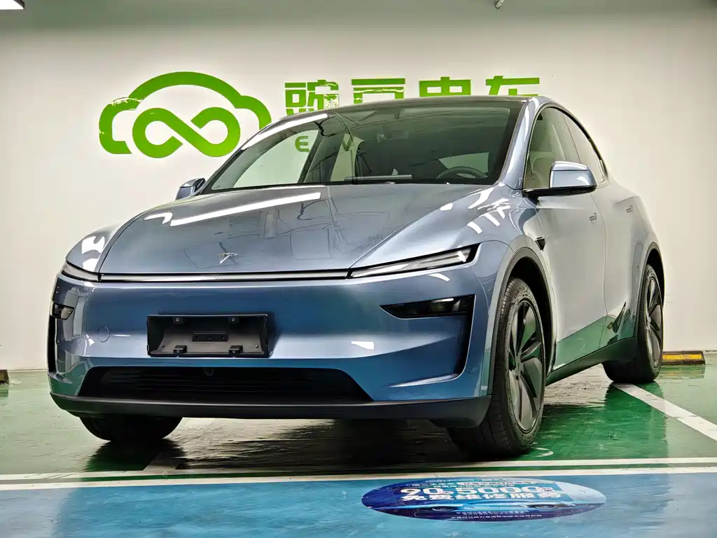 Tesla Model Y 2025