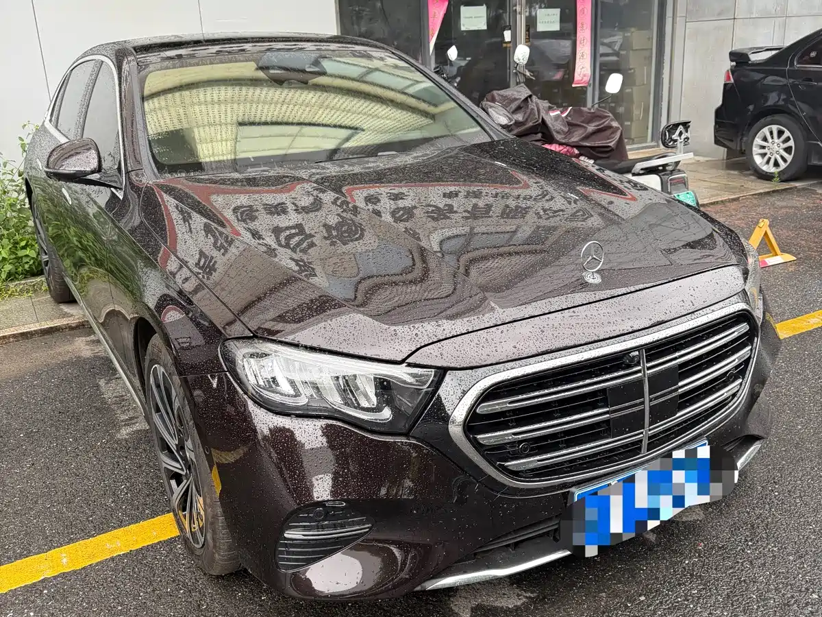 Mercedes-Benz E-Класс 2023