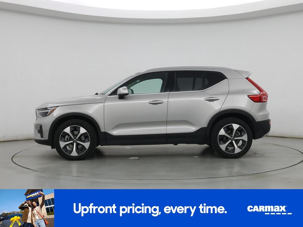 Volvo XC40 2025