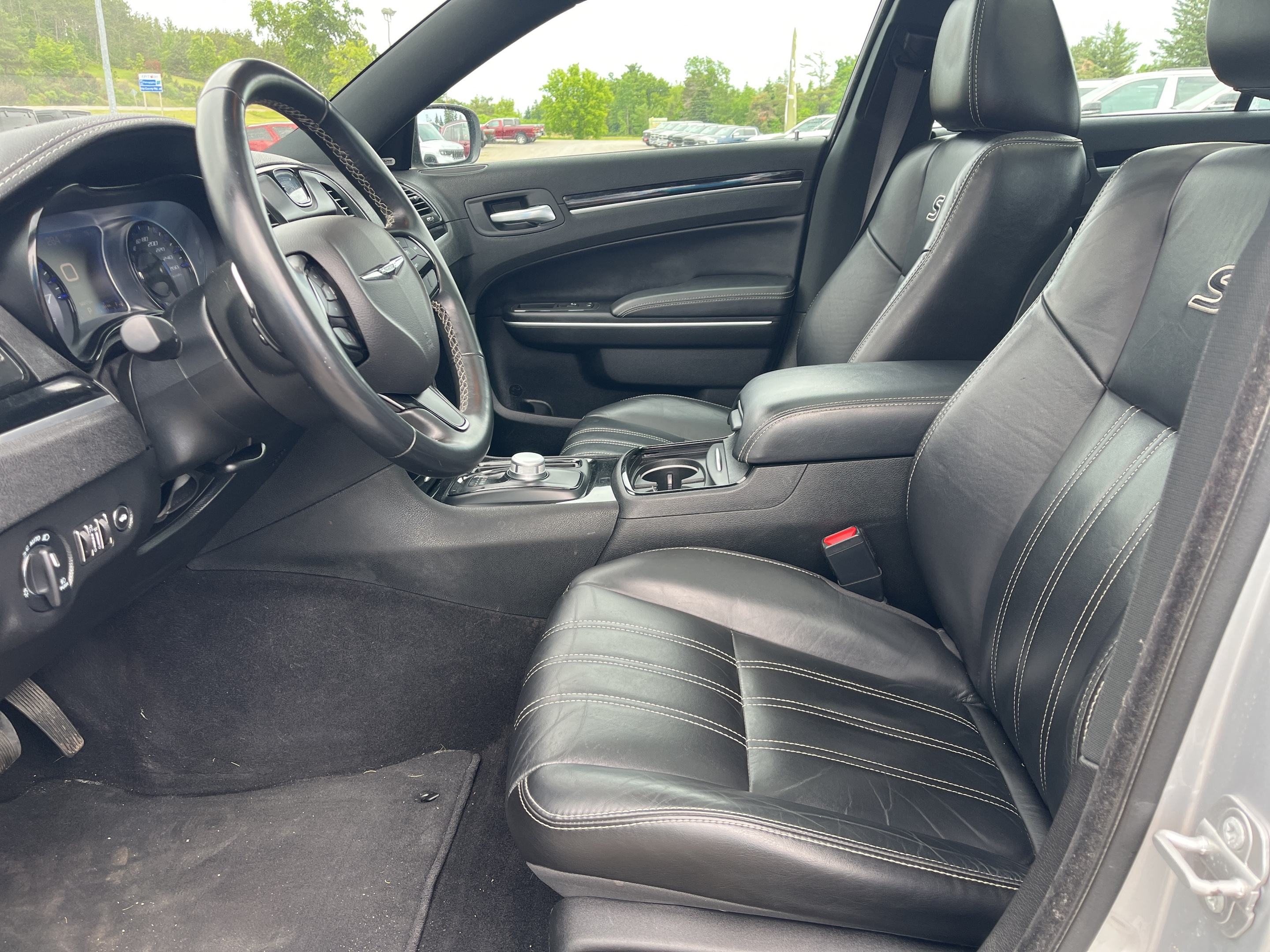Chrysler 300 2022