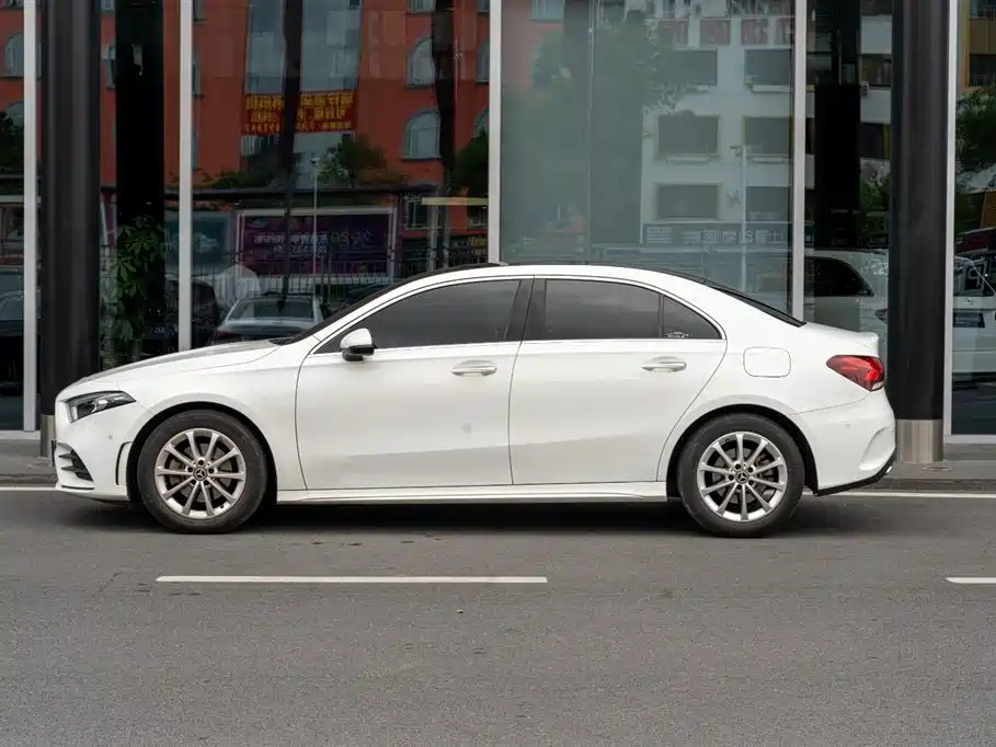 Mercedes-Benz A-Класс 2021